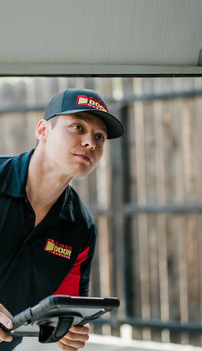residential garage doors repairman